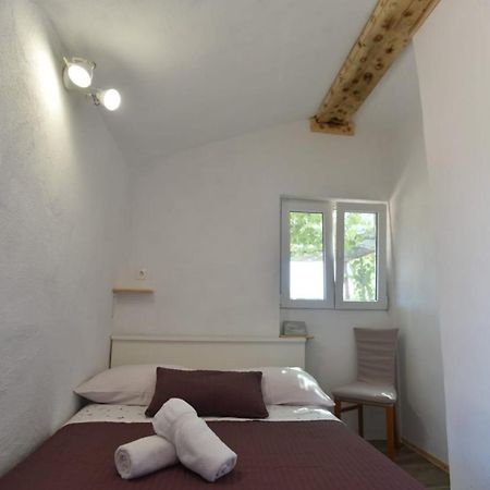 Cottage Rugonj Stari Grad  Εξωτερικό φωτογραφία