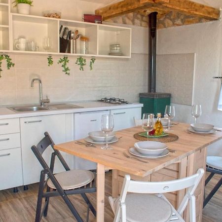 Cottage Rugonj Stari Grad  Εξωτερικό φωτογραφία