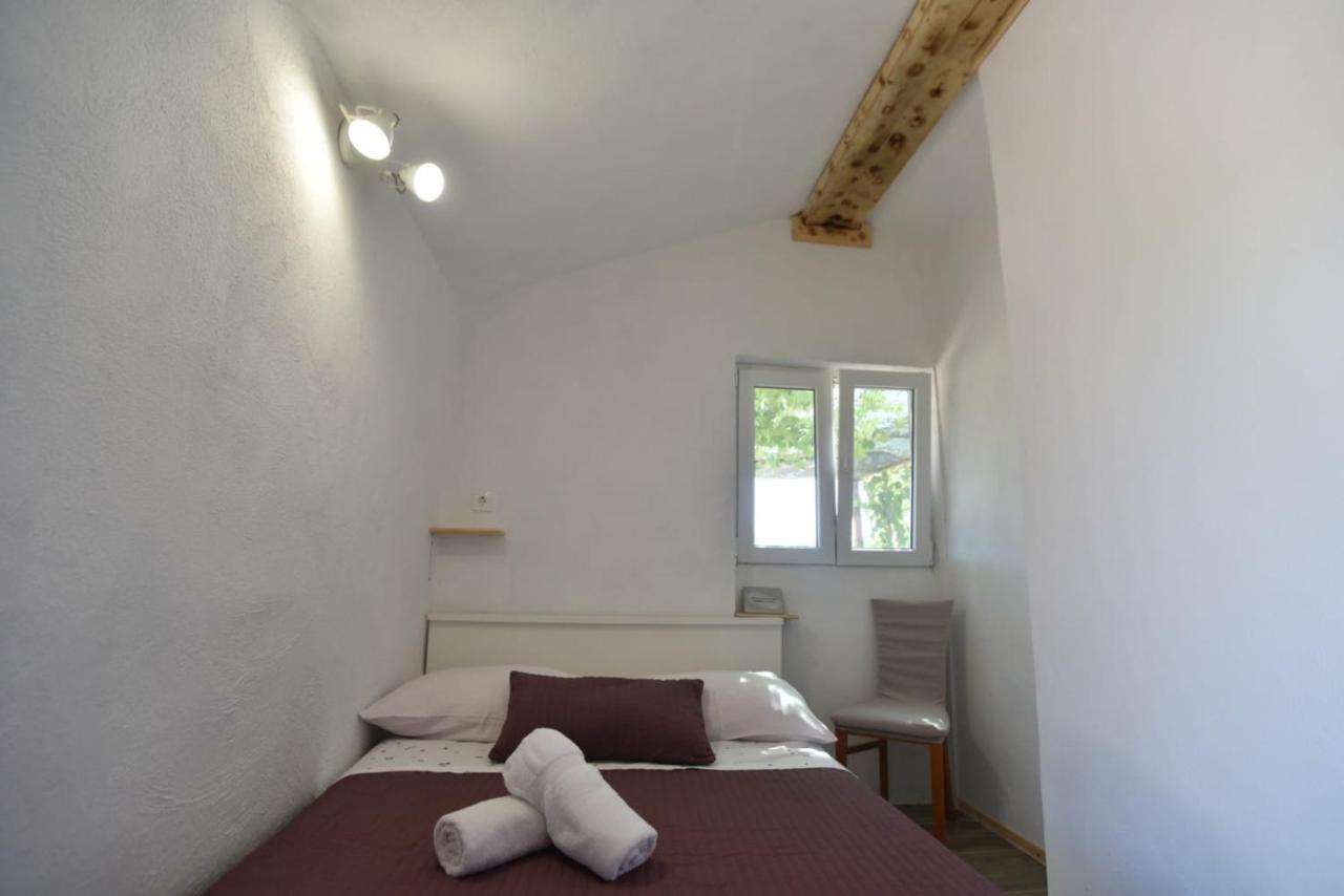 Cottage Rugonj Stari Grad  Εξωτερικό φωτογραφία